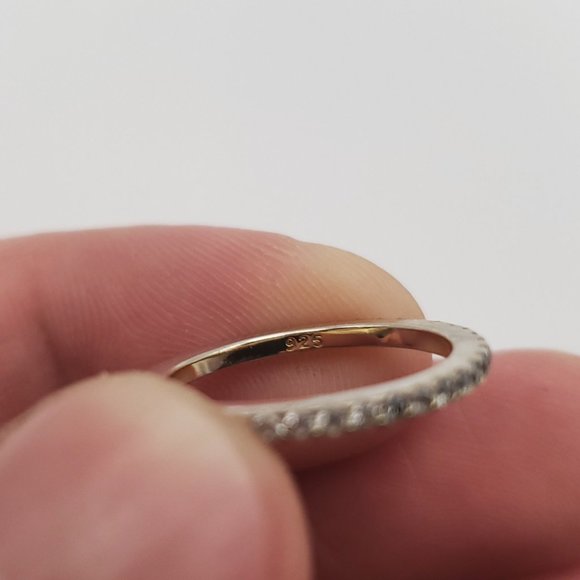 Size 5 925 Sterling Silver Thin Cute Cubic Zirconia Ring - Picture 4 of 7